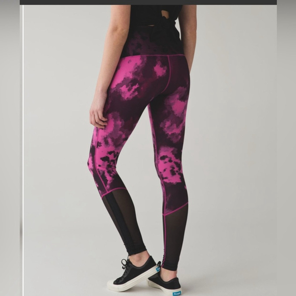 🖤 Lululemon Sweaty Endeavor Tight
Blooming Pixie Raspberry Black / Black - Picture 5 of 15